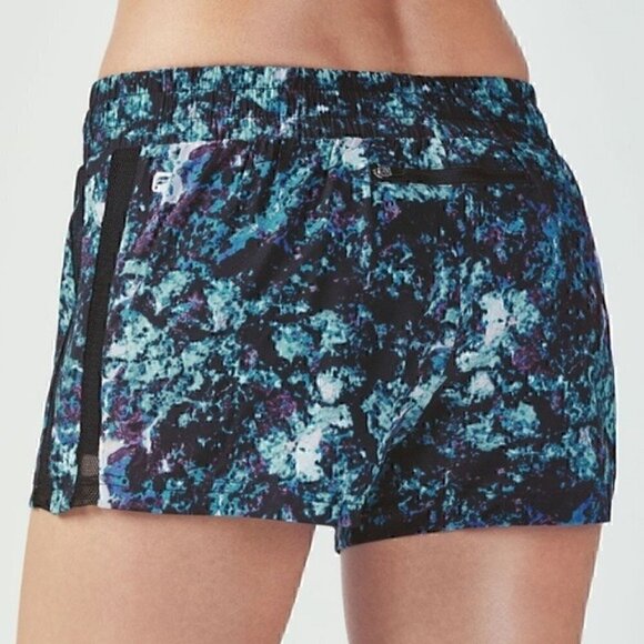 Fabletics Pamela Short Tidepool Island Athletic Sz XL - Picture 2 of 9